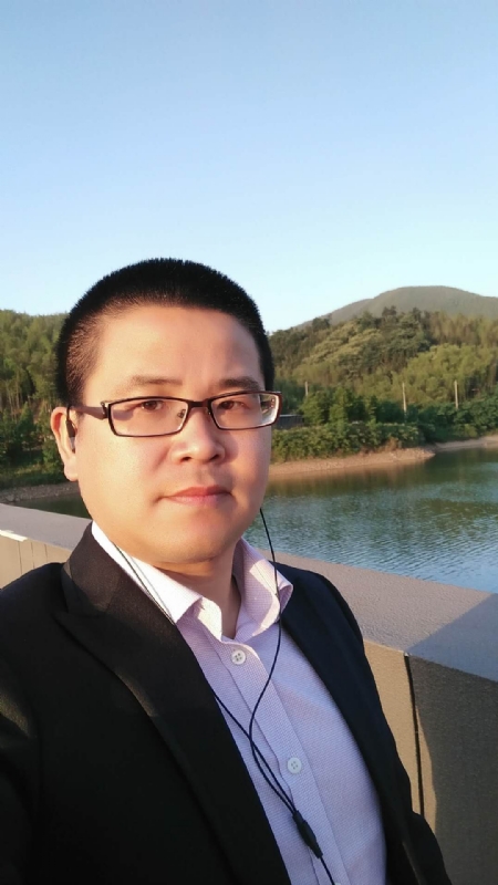 顾律师的第三张照片--建宁相亲网