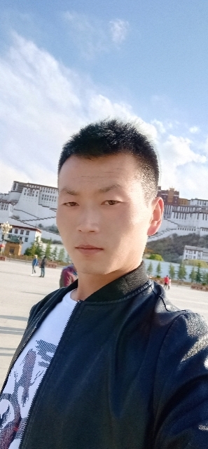 阳光下的小草的第二张照片--建宁相亲网