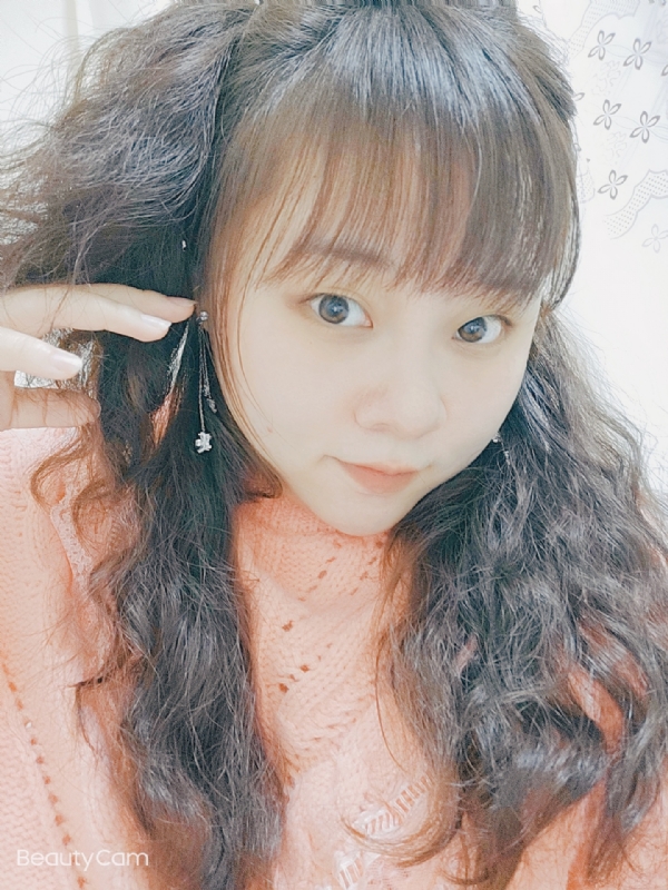 艾薇儿的第一张照片--建宁相亲网