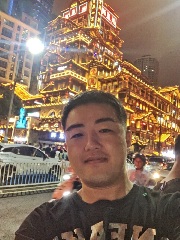 钢铁侠的第一张照片--建宁相亲网