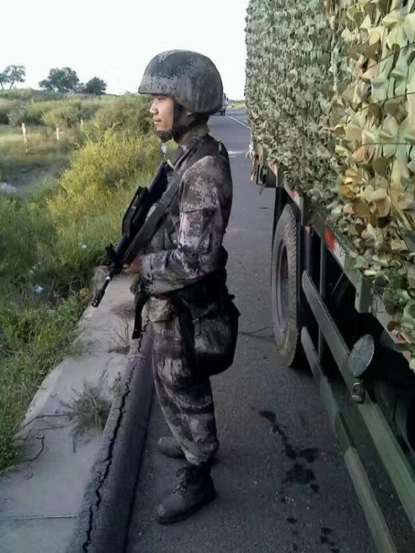 搬砖中的第一张照片--建宁相亲网